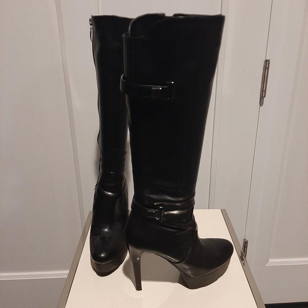 Guess Womens black boots size 10M